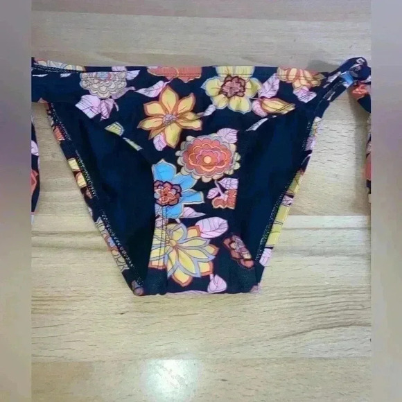 NEW Modcloth Side Tied Floral Bikini Bottom Size XS - Picture 4 of 8